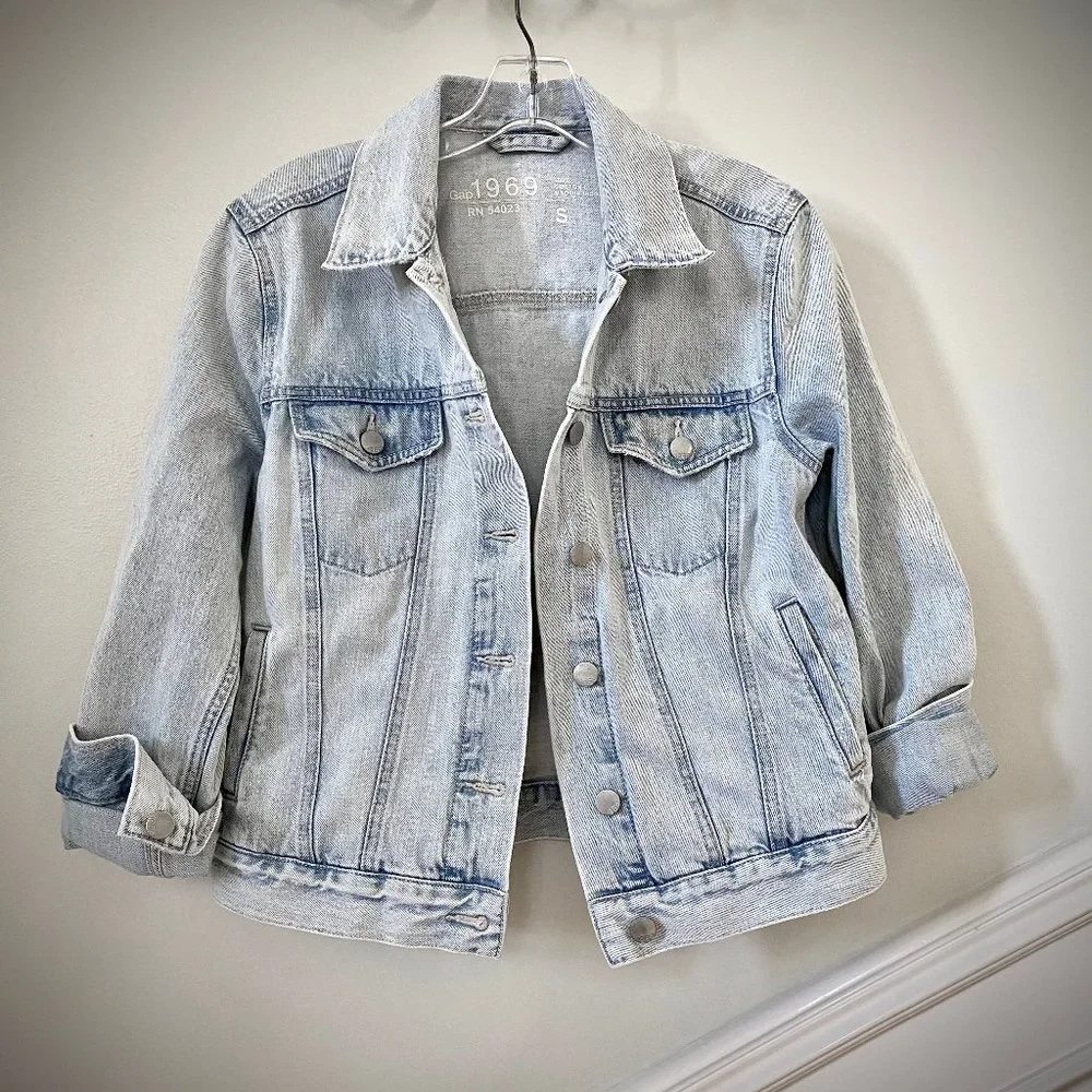 Gap 1969 Icon Light Wash Denim Jacket in Reagan Wash - Picture 3 of 13